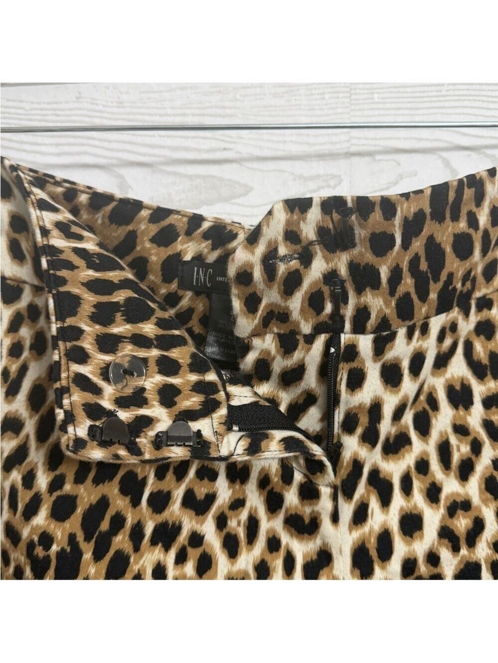 INC Women’s Cheetah Print High Rise Shorts. Size 8 - Picture 4 of 5